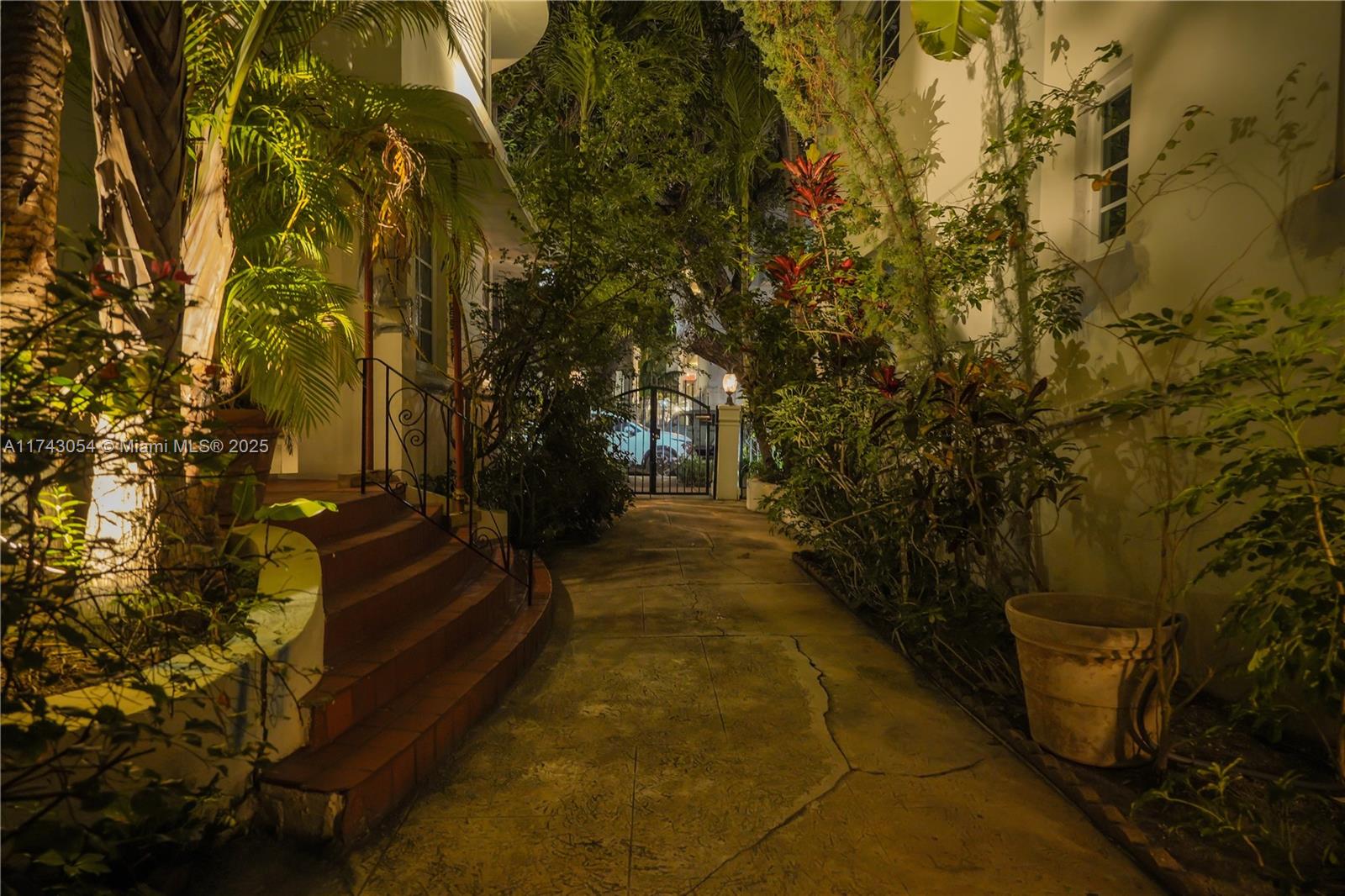 ENCLAVE ON SOUTH BEACH - Residential