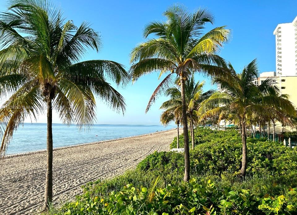 Property for Sale at 2030 S Ocean Dr 506, Hallandale Beach, Broward County, Florida - Bedrooms: 2 
Bathrooms: 2  - $549,000