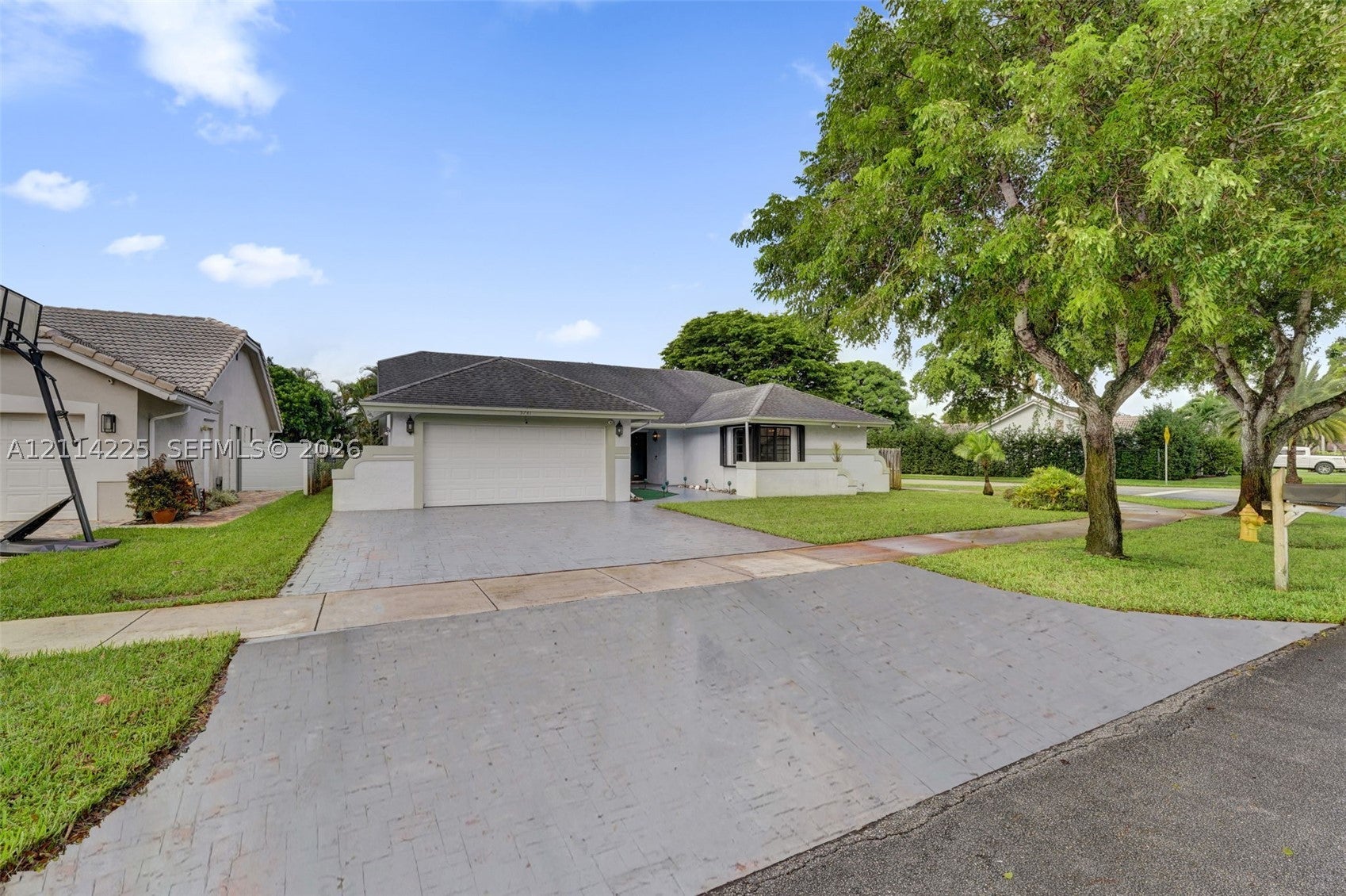 5741 SW 88th Ter