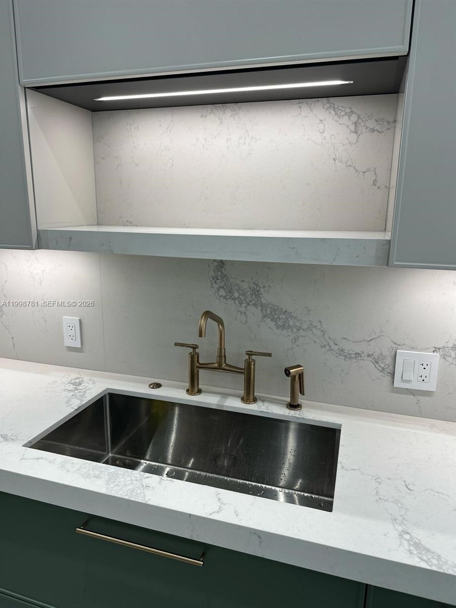 737 Crandon Blvd 301