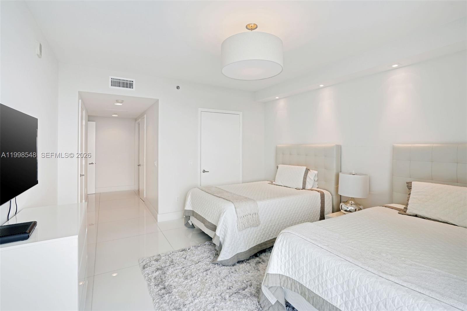 2711 HOLLYWOOD BEACH COND - Residential