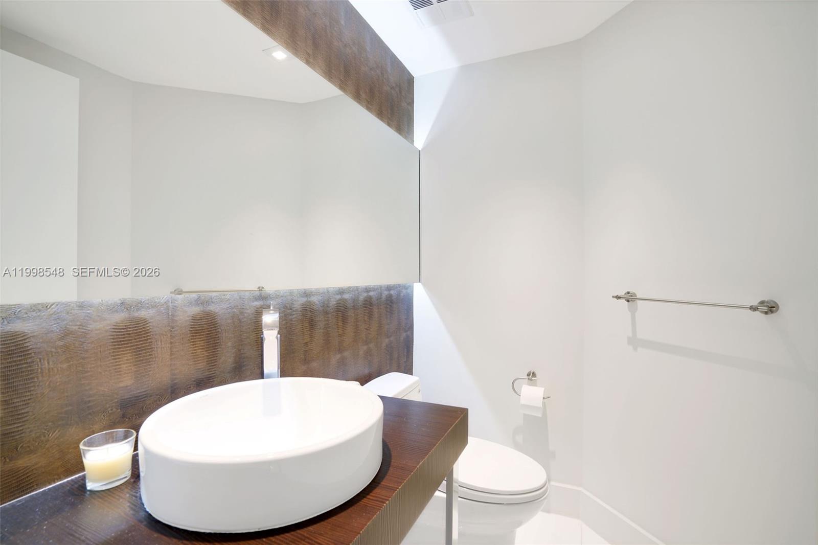 2711 HOLLYWOOD BEACH COND - Residential