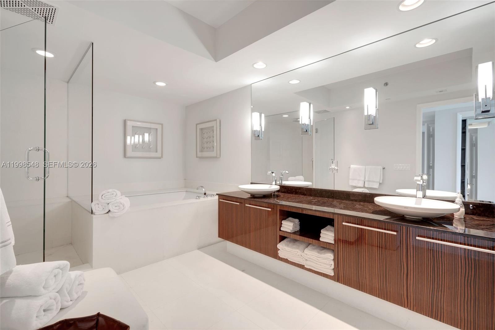 2711 HOLLYWOOD BEACH COND - Residential