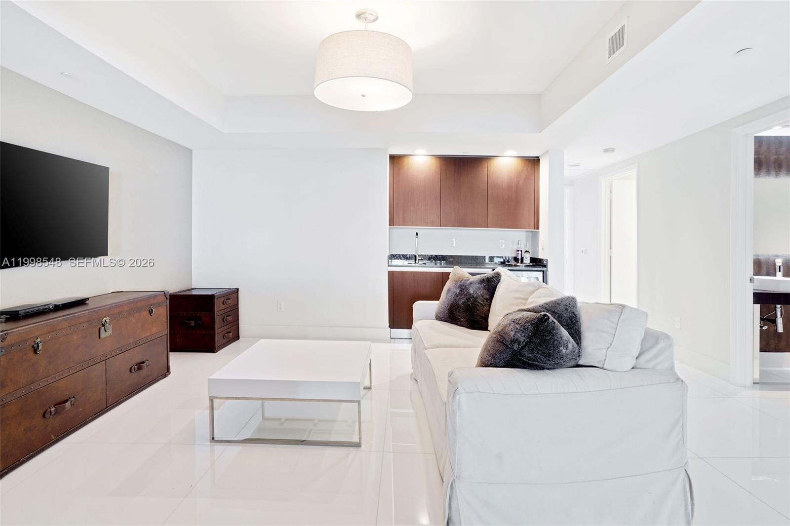 2711 HOLLYWOOD BEACH COND - Residential