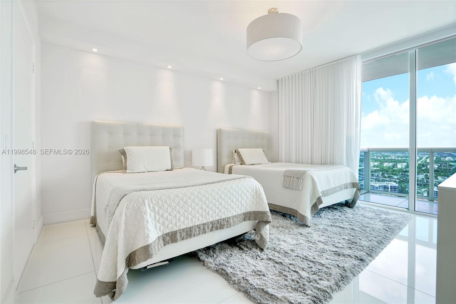 2711 HOLLYWOOD BEACH COND - Residential