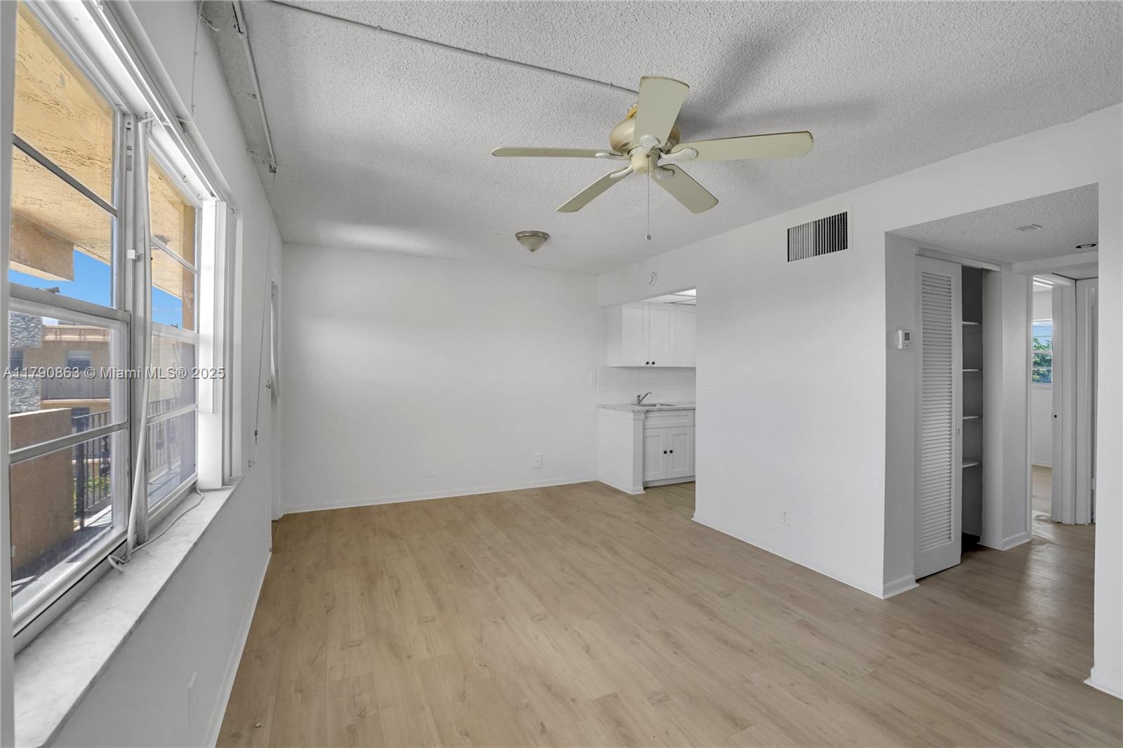 WARRENTON HOUSE CONDO - Residential