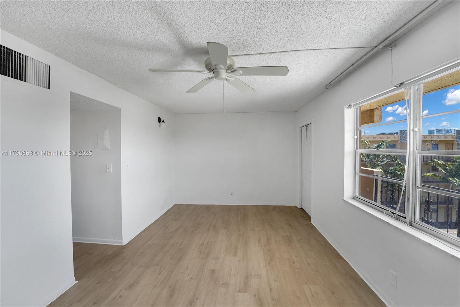 WARRENTON HOUSE CONDO - Residential