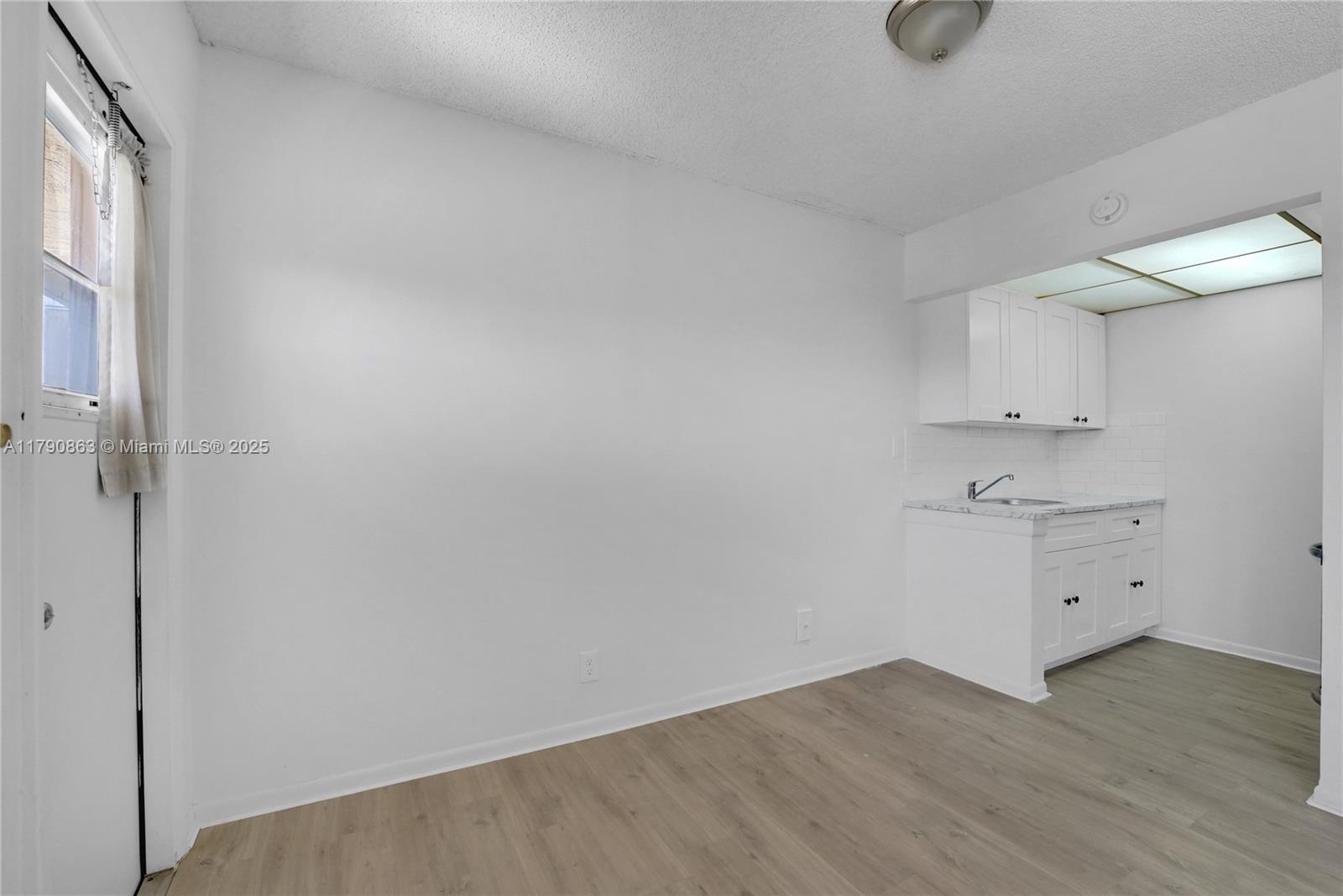 WARRENTON HOUSE CONDO - Residential