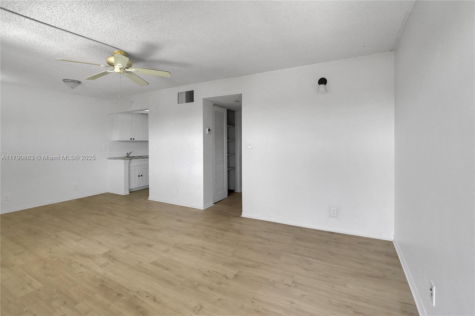 WARRENTON HOUSE CONDO - Residential