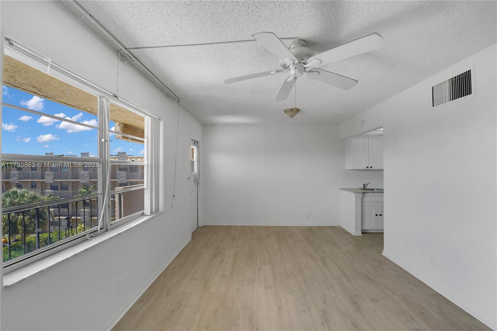 WARRENTON HOUSE CONDO - Residential