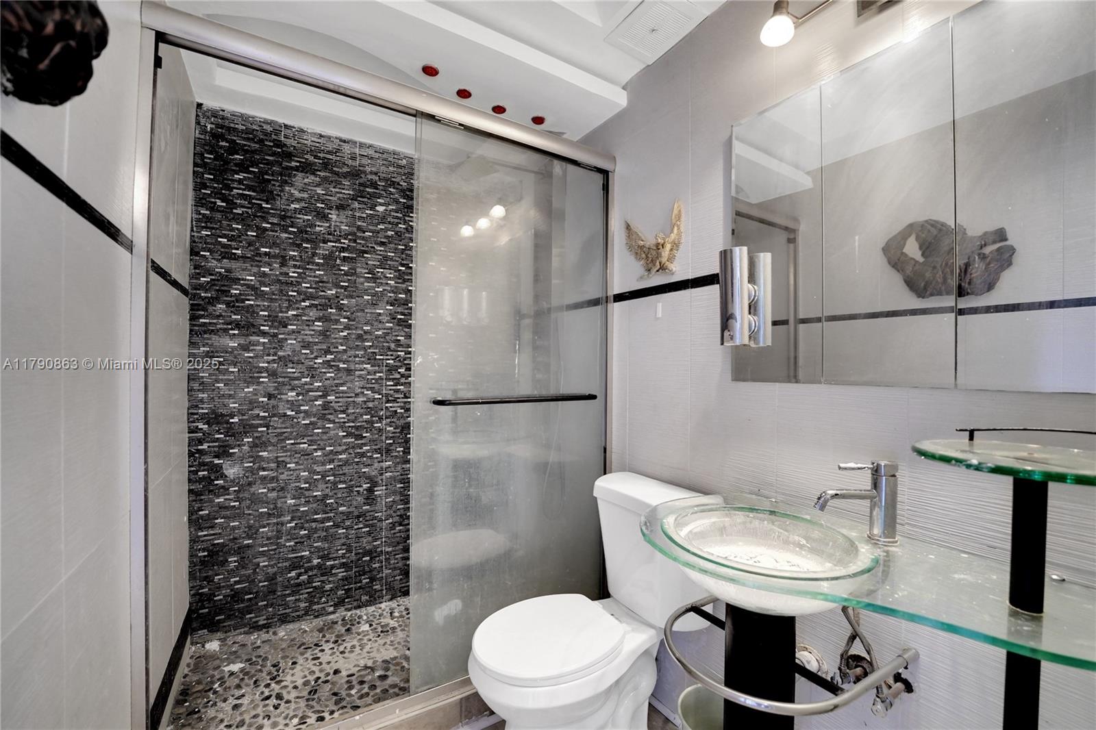 WARRENTON HOUSE CONDO - Residential