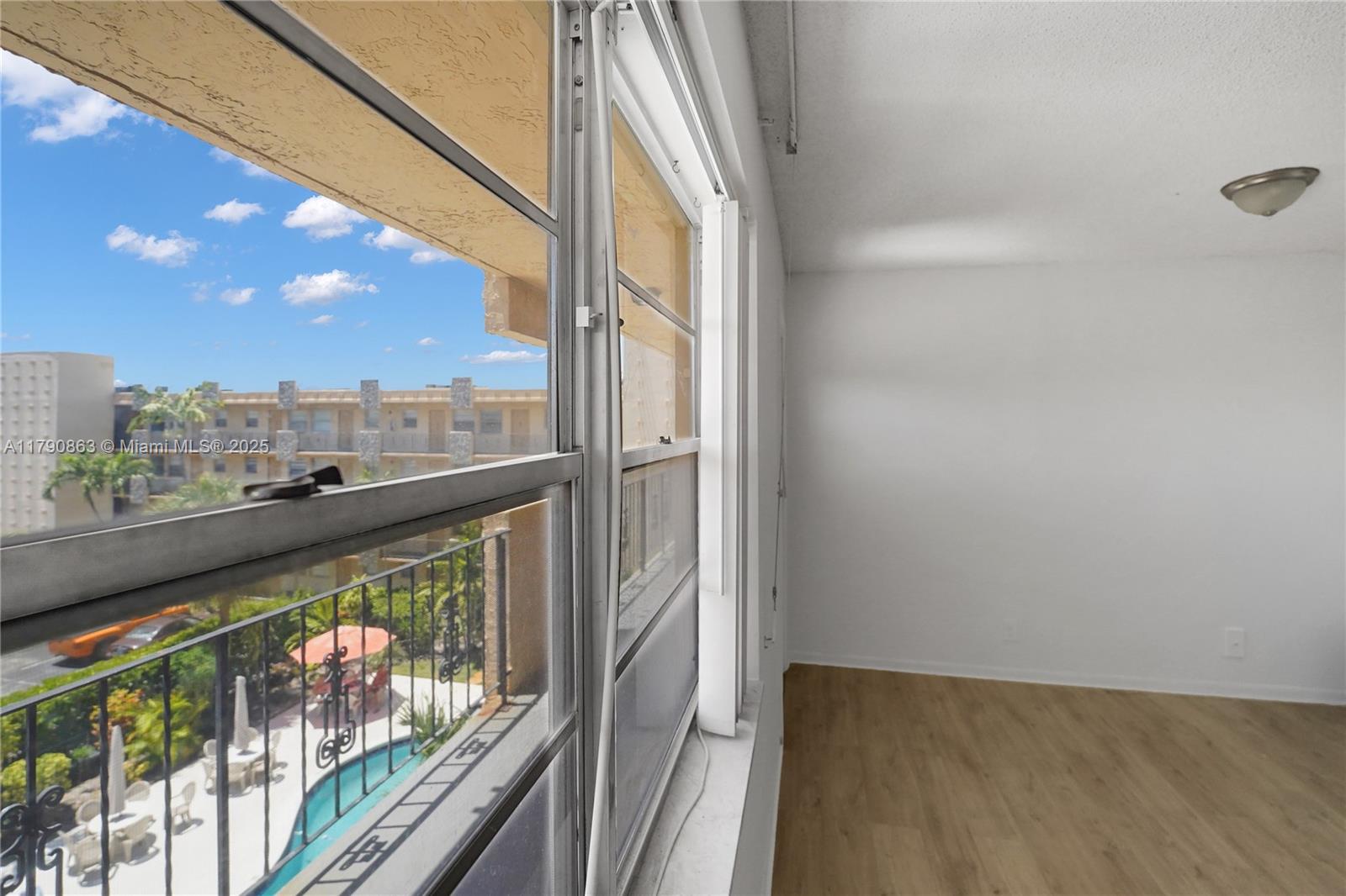 WARRENTON HOUSE CONDO - Residential