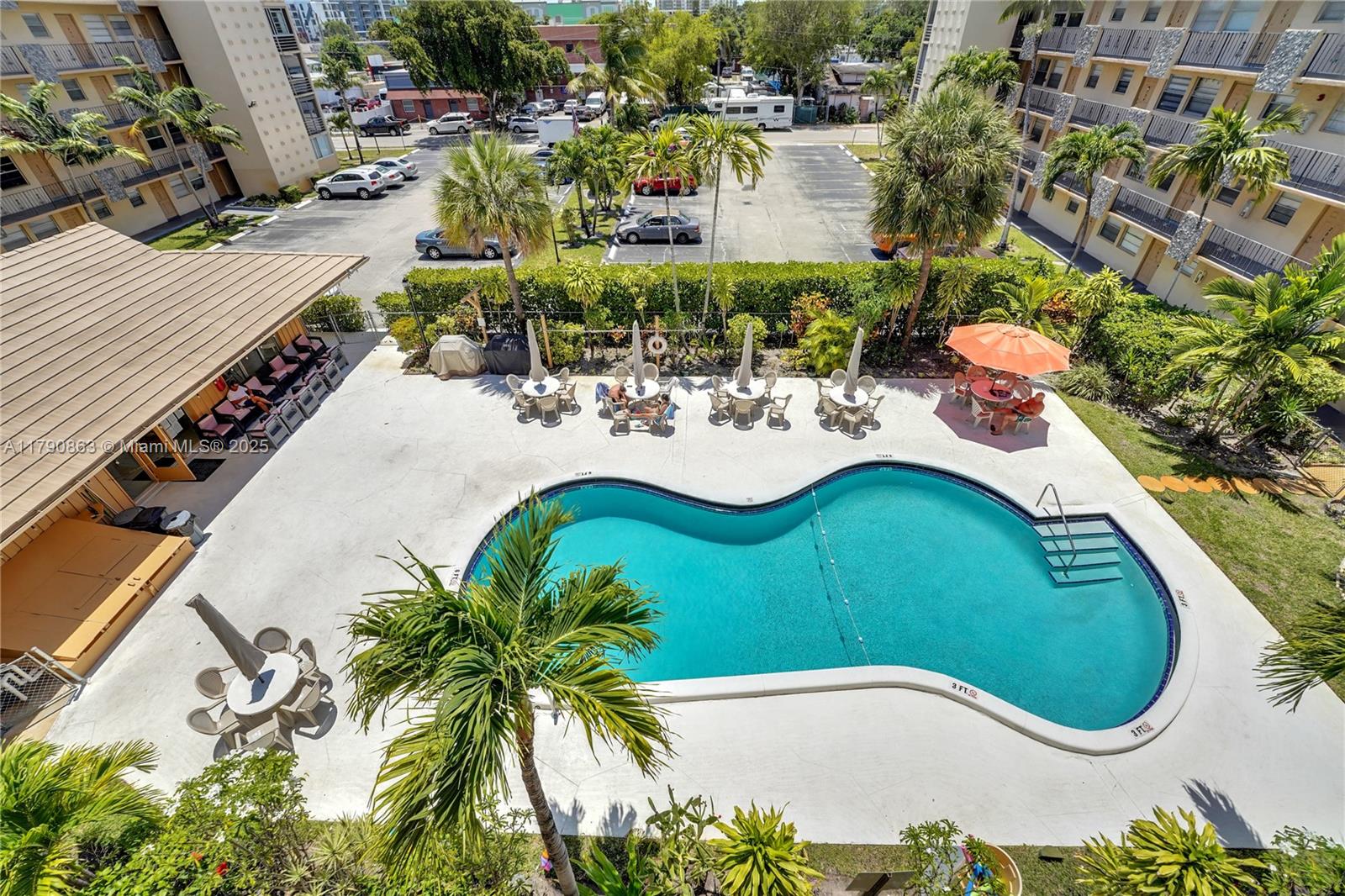 WARRENTON HOUSE CONDO - Residential