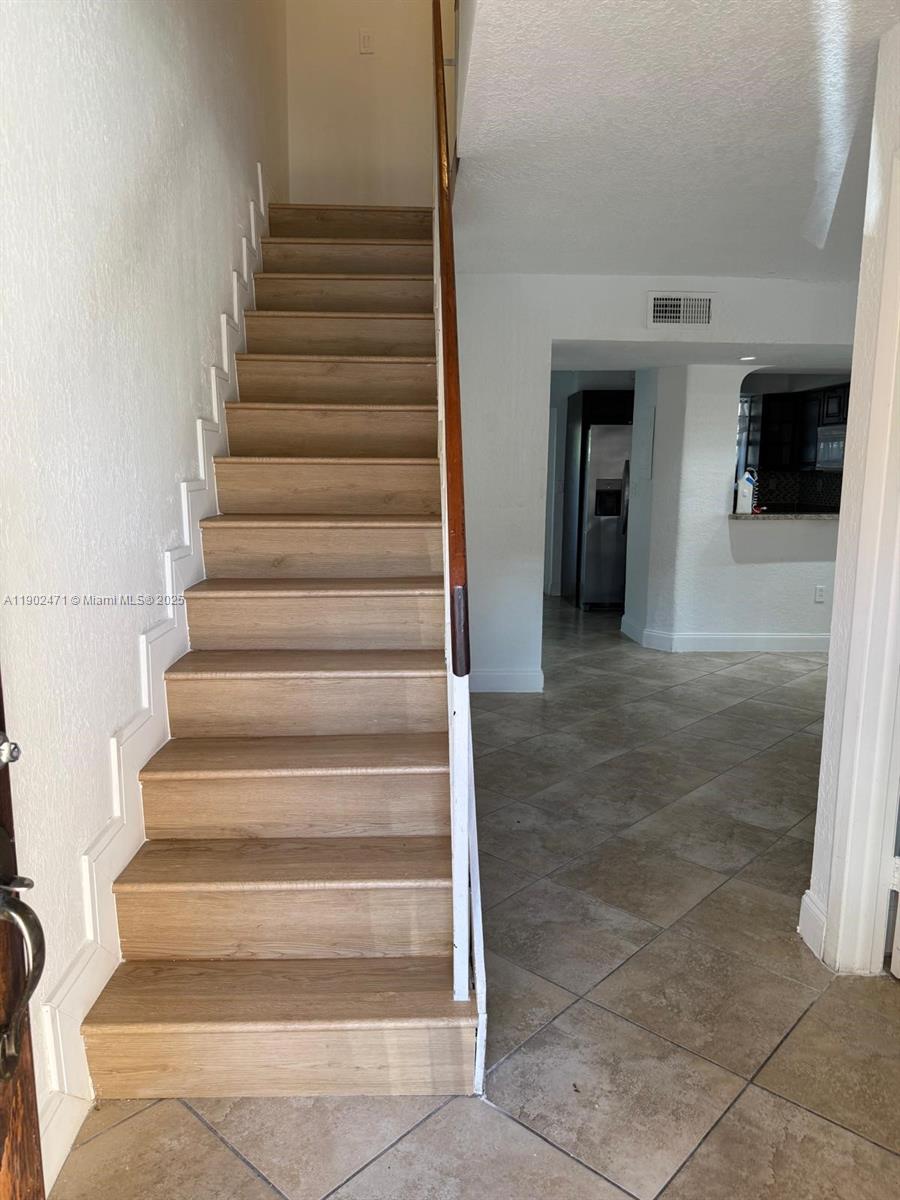 LAS BRISAS TH APTS CONDO - Residential Lease