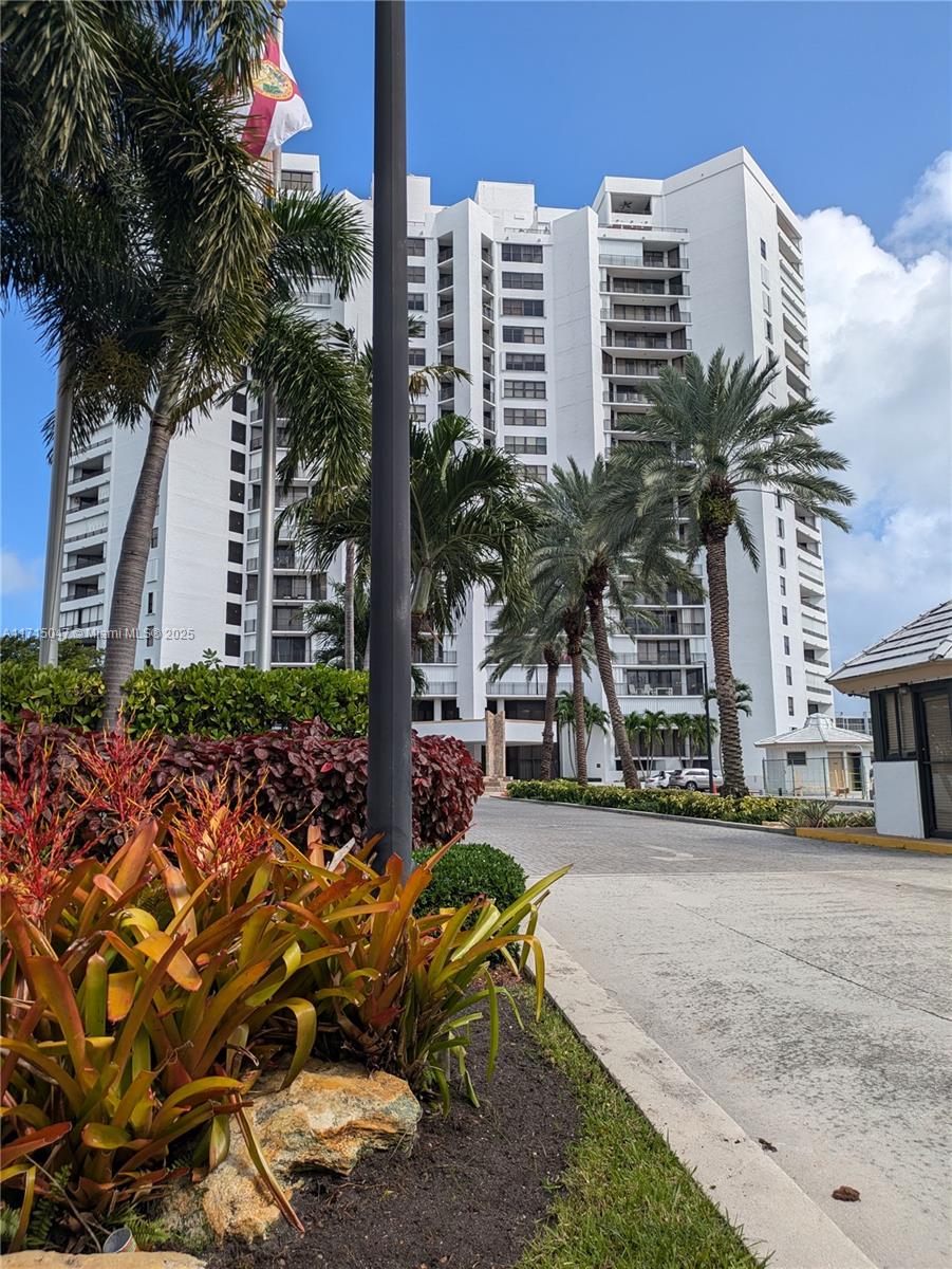 ANCHOR BAY CLUB CONDO - Residential