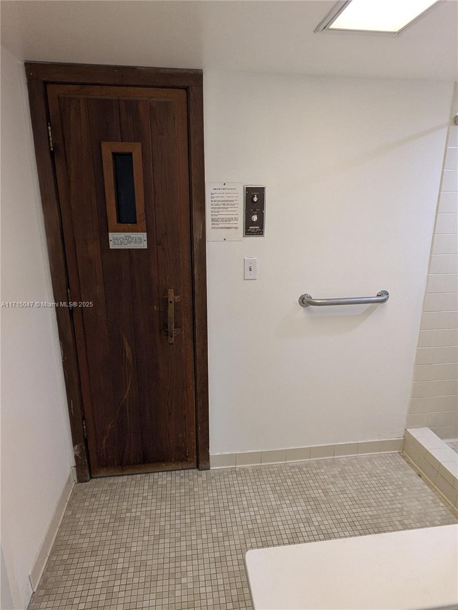 ANCHOR BAY CLUB CONDO - Residential