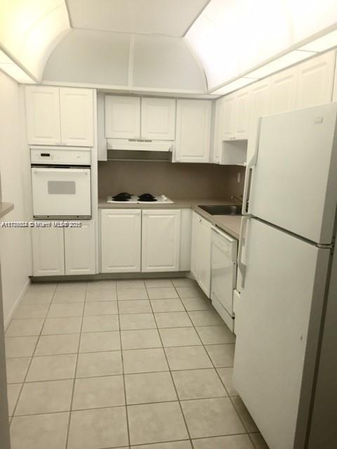 19380 Collins Ave 712
