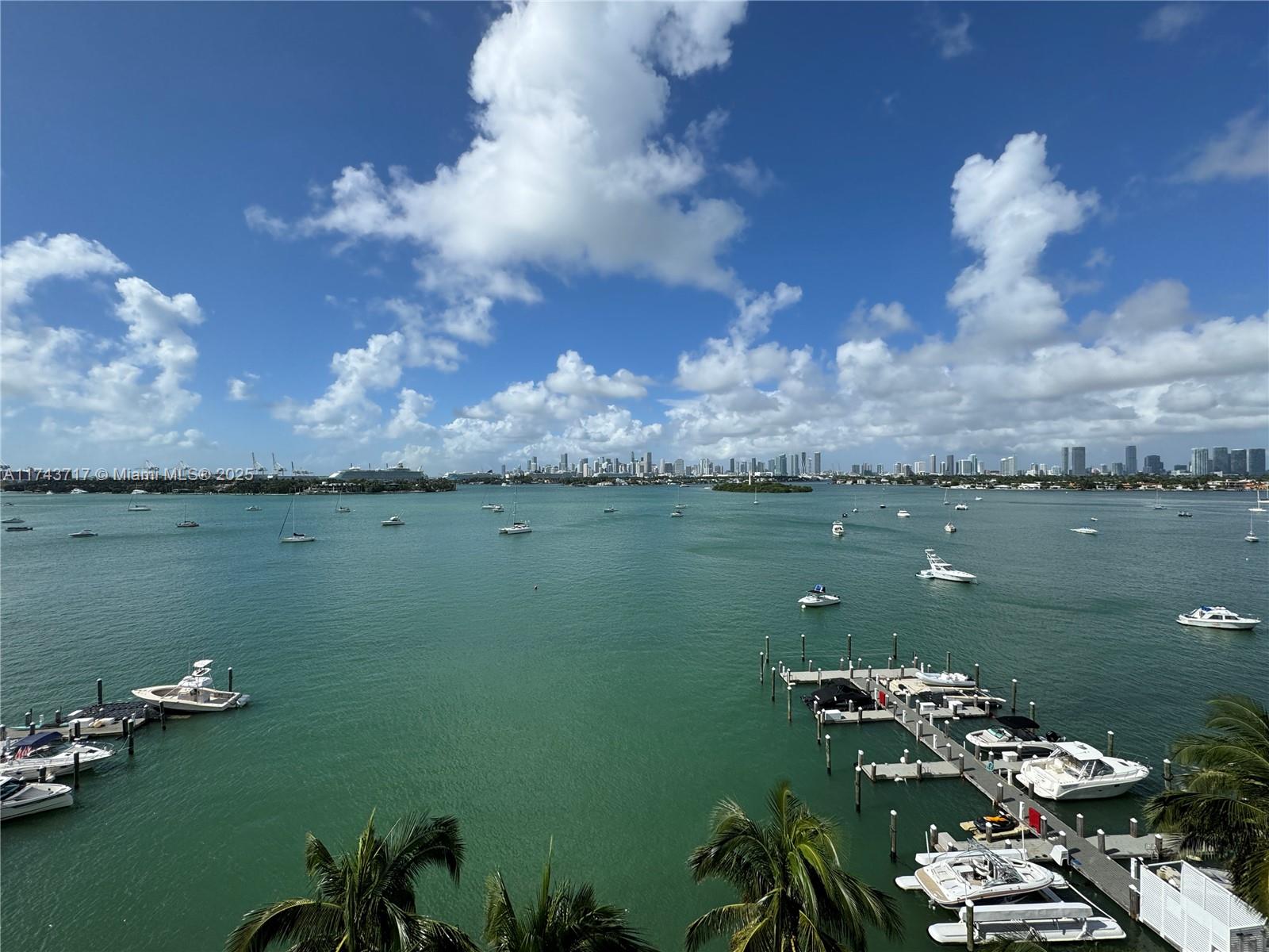 1500 Bay Rd 840S, Miami Beach, Miami-Dade County, Florida - 1 Bedrooms  
2 Bathrooms - 