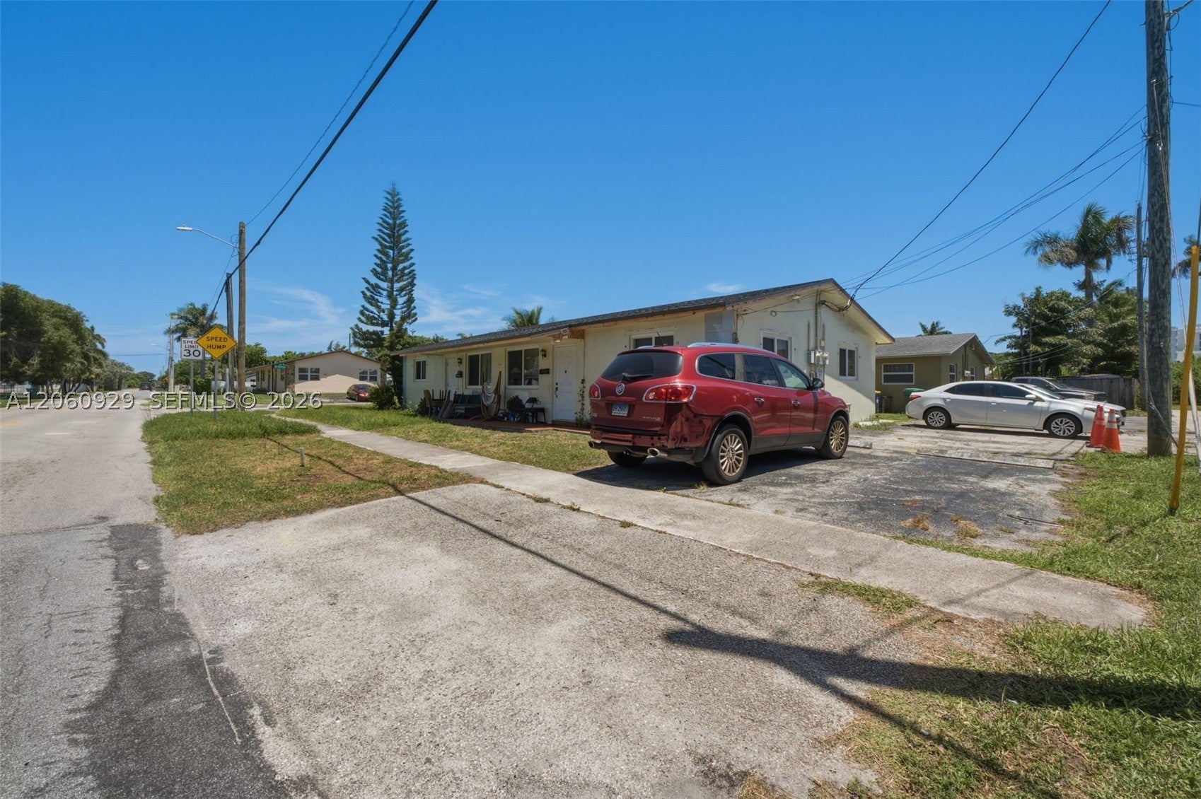 137 NE 1st Ct