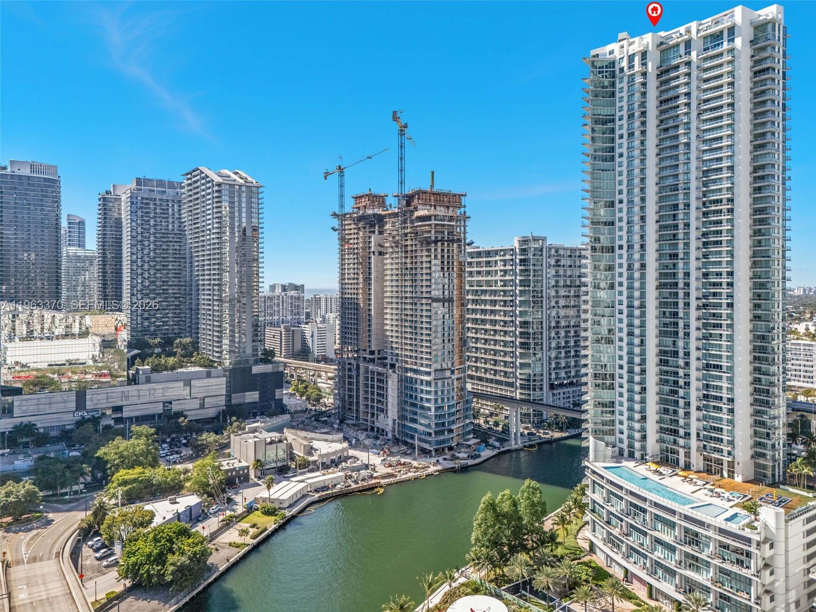 MINT CONDO - Residential