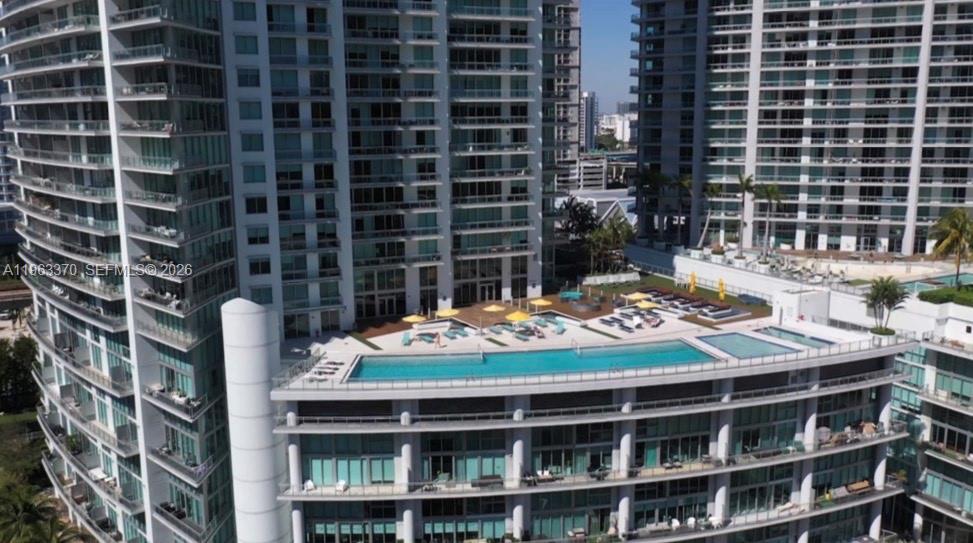 MINT CONDO - Residential