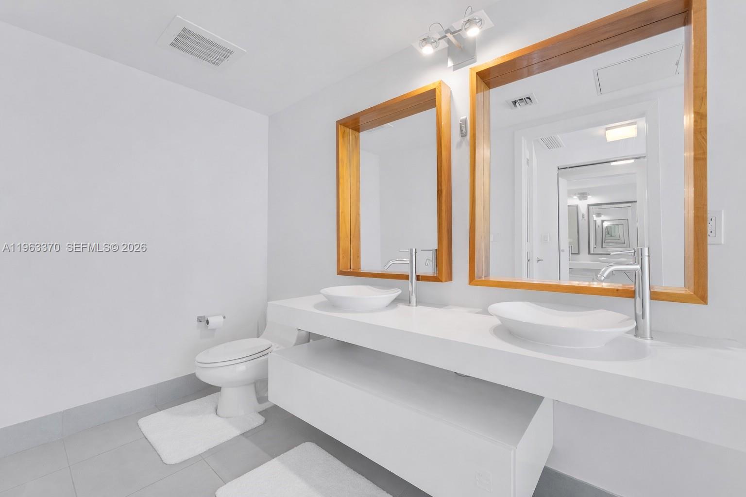 MINT CONDO - Residential