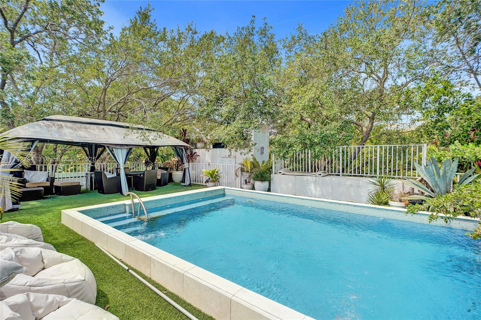 POMONA - Residential