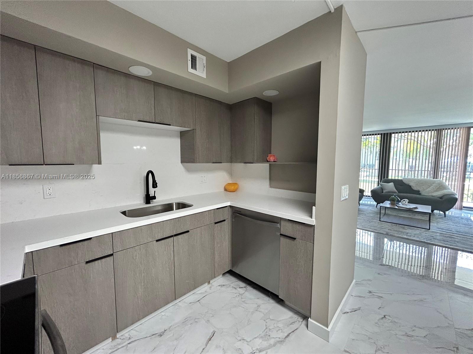 RIVER REACH CONDOMINIUM I - Residential