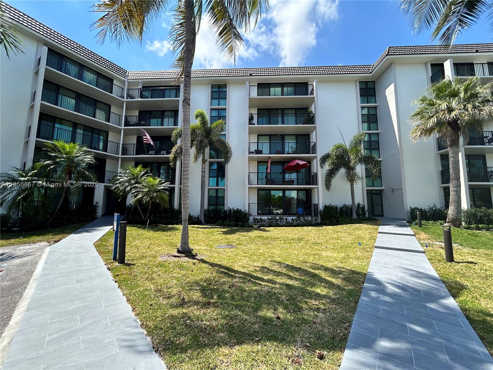 Spacious 2 bedroom 2 bath ground floor condo located in a gated community on New River. Fully renovated with brand new appliances. This unit features views of the community pool and intracoastal waterway. Community boat docks are avaliable for purchase from association. 2 small pets under 20 lbs are allowed. Great location minutes to downtown Ft Lauderdale, Las Olas and Ft Lauderdale Beach.