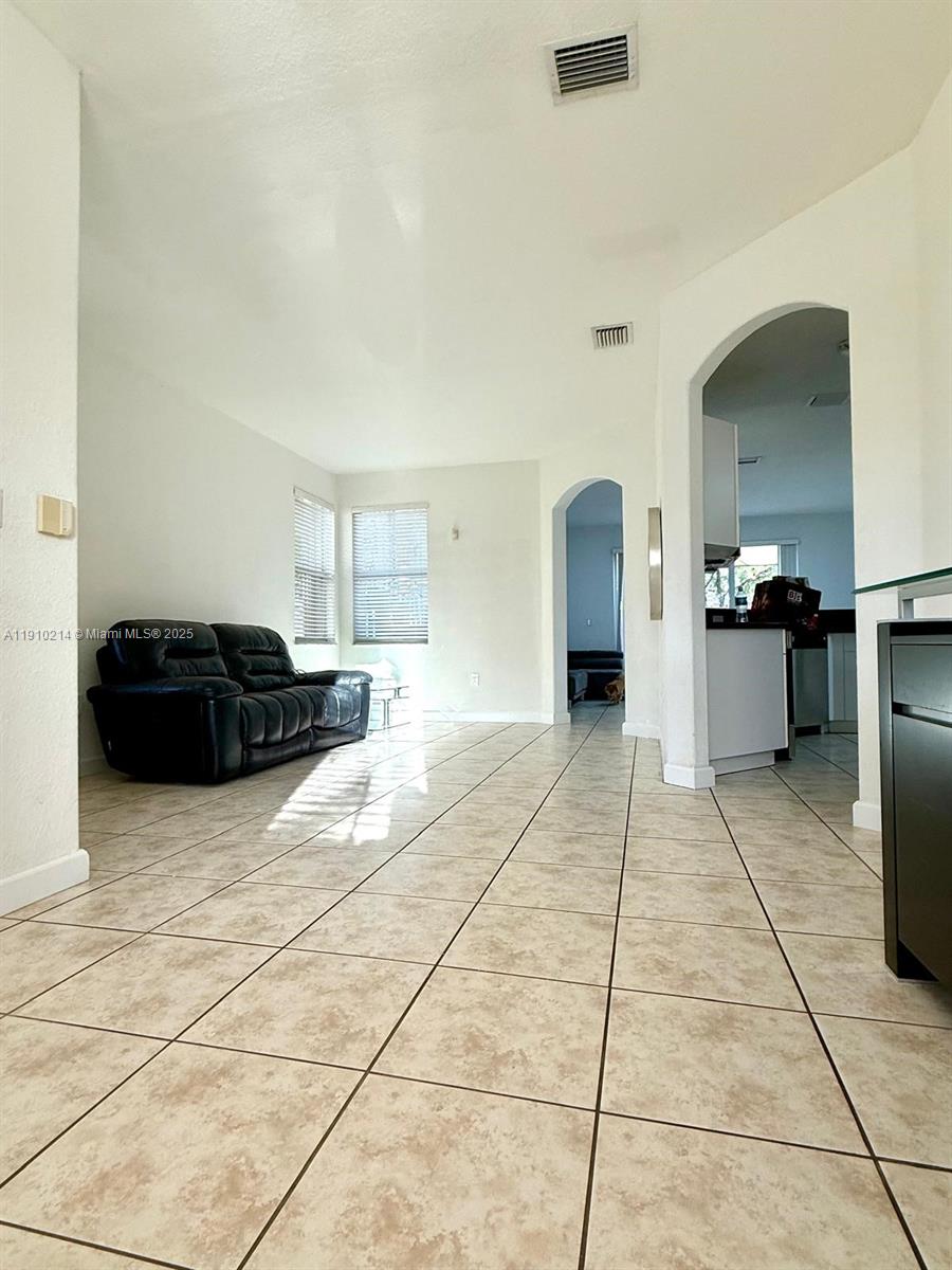 ISLANDS AT DORAL TOWNHOME - Residential Lease
