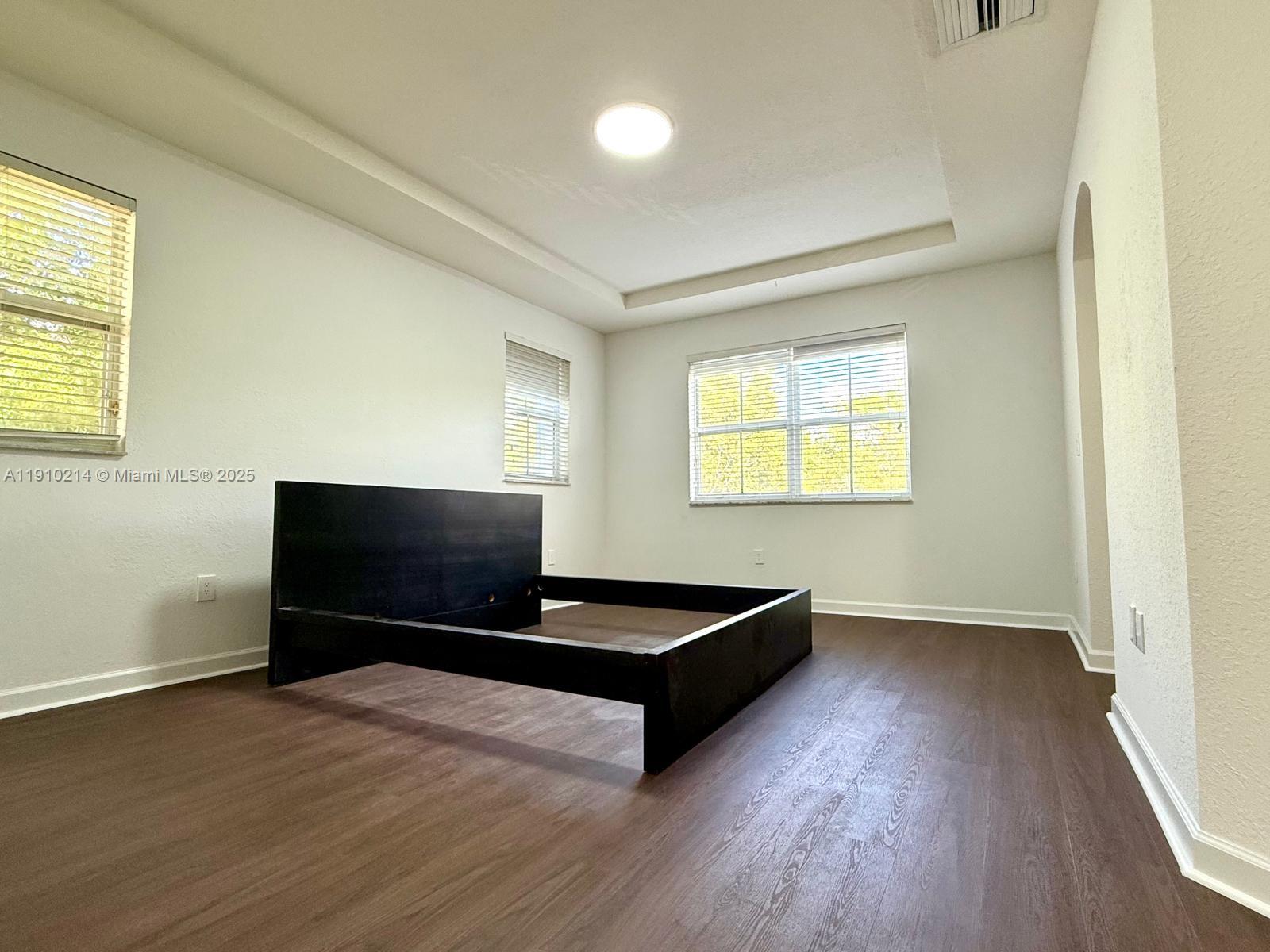 ISLANDS AT DORAL TOWNHOME - Residential Lease