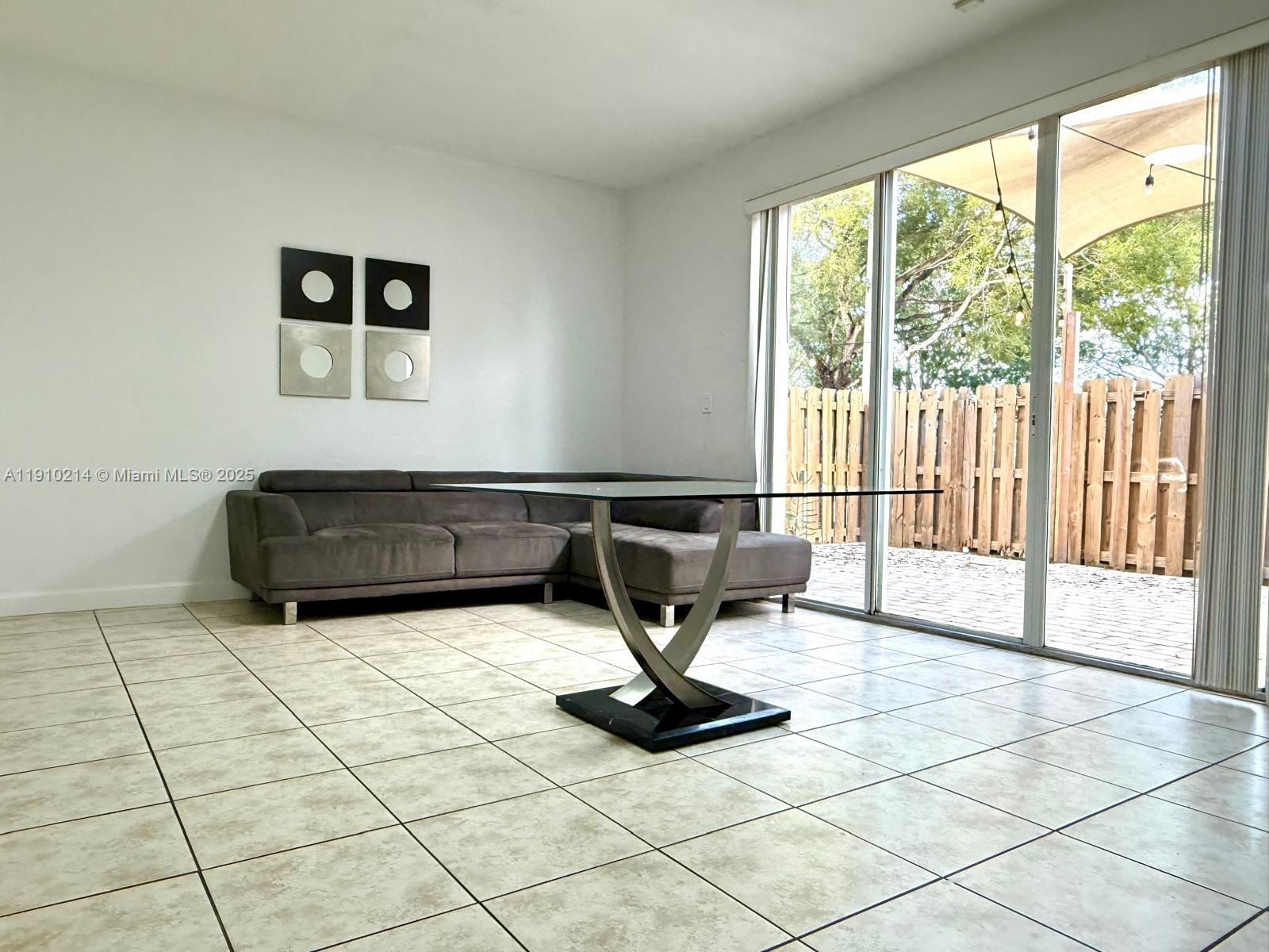 ISLANDS AT DORAL TOWNHOME - Residential Lease