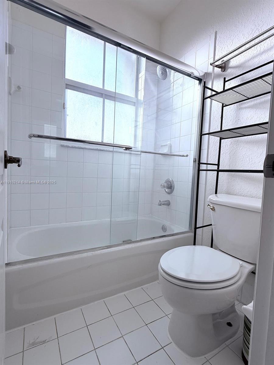 ISLANDS AT DORAL TOWNHOME - Residential Lease