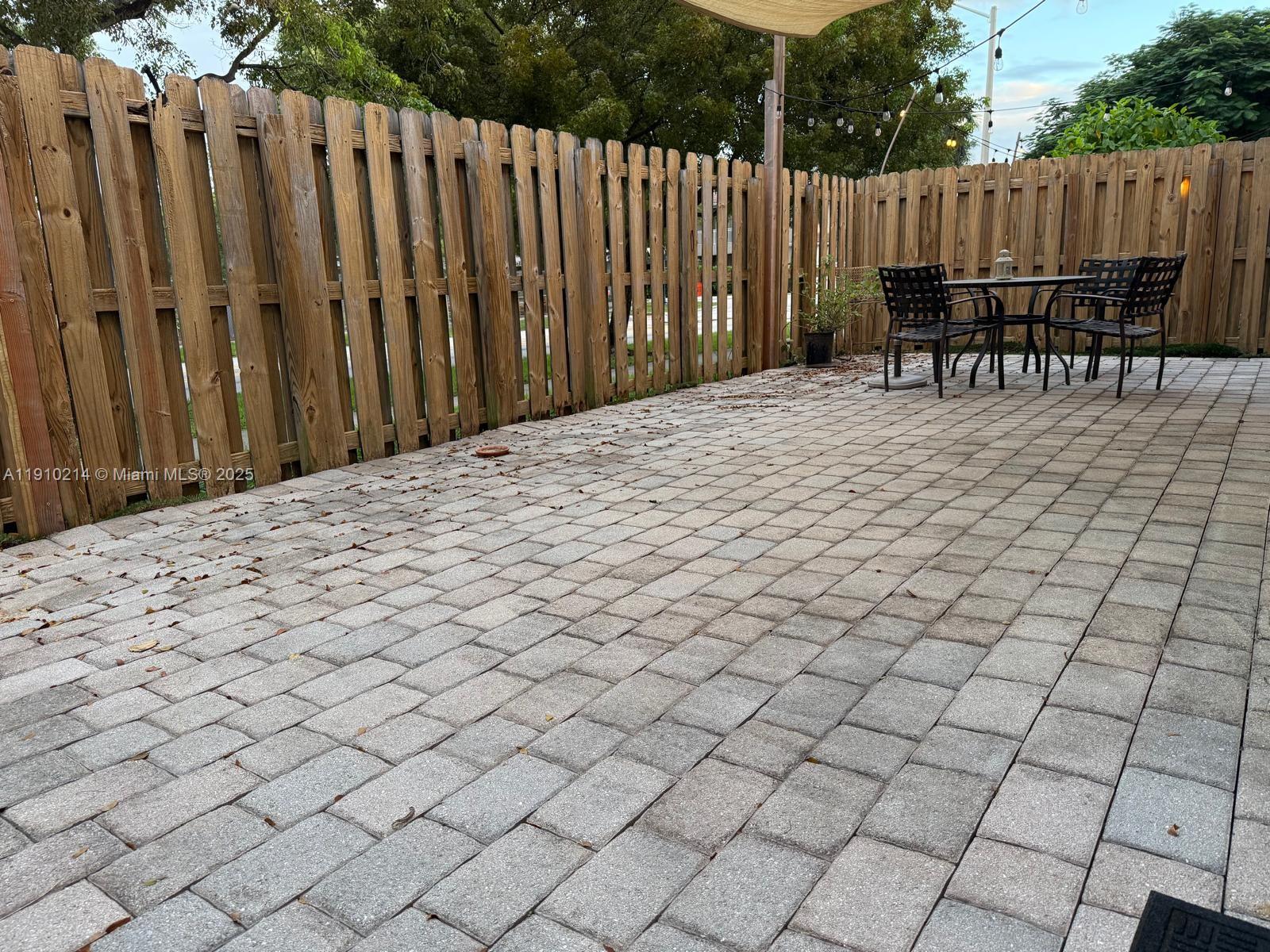 ISLANDS AT DORAL TOWNHOME - Residential Lease