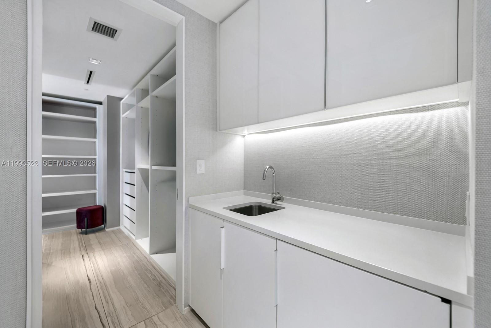 ONE THOUSAND MUSEUM CONDO - Residential