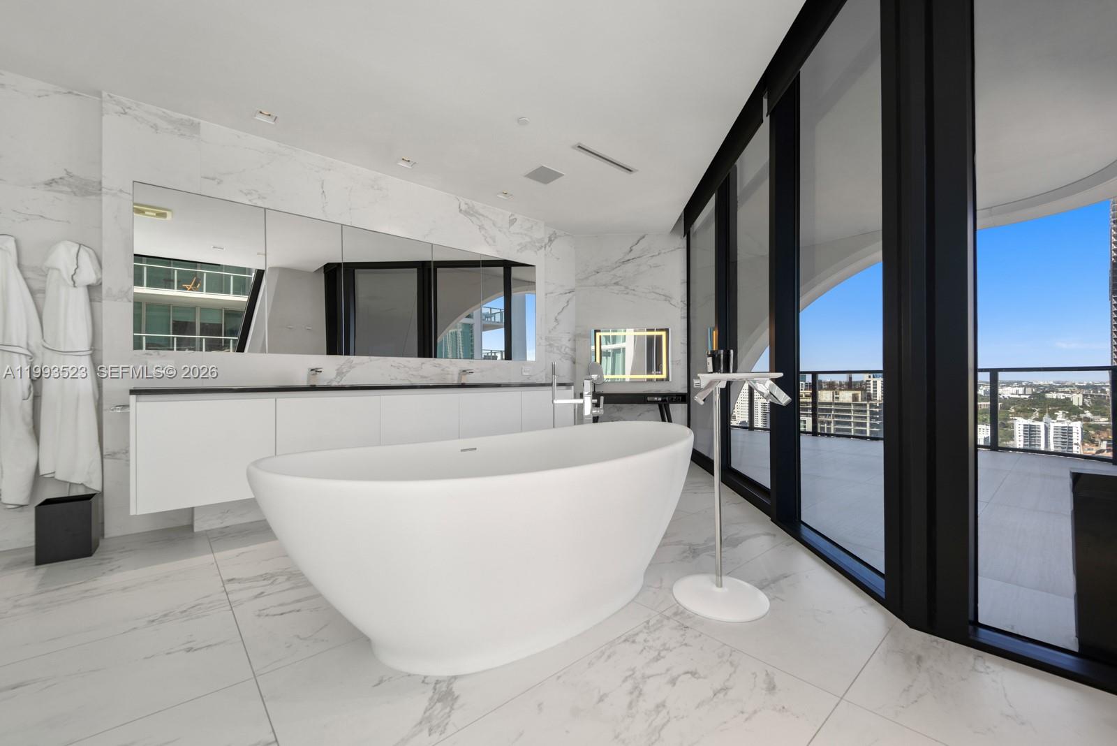 ONE THOUSAND MUSEUM CONDO - Residential