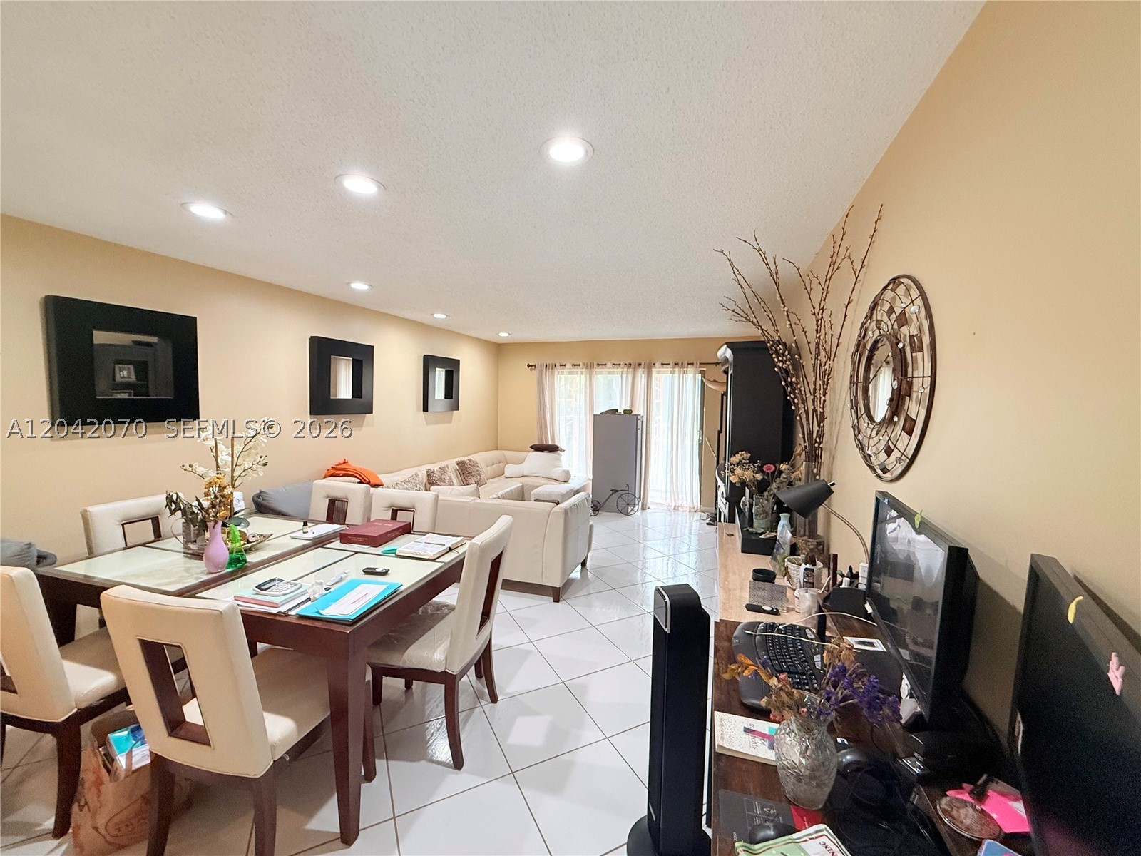 8931 N New River Canal Rd 2B