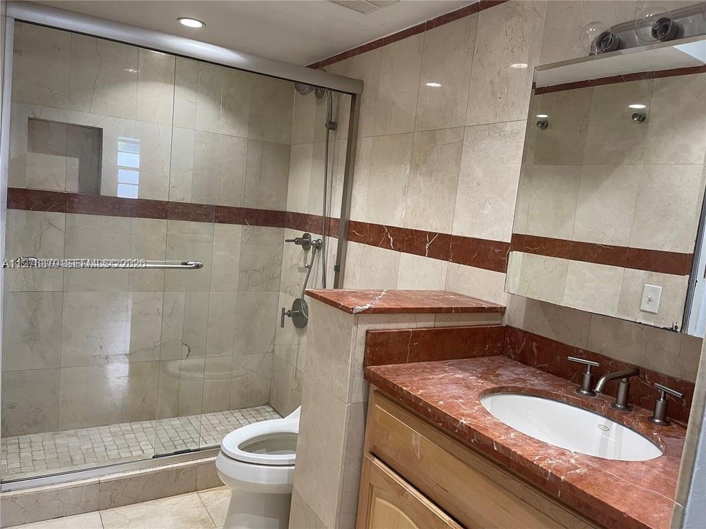 LINCOLN WEST GARDENS COND - Residential Lease