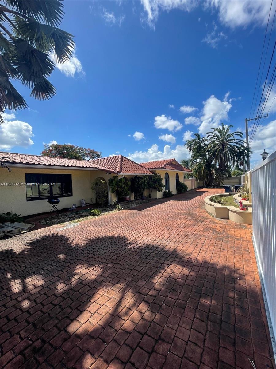 5550 SW 87th Ave