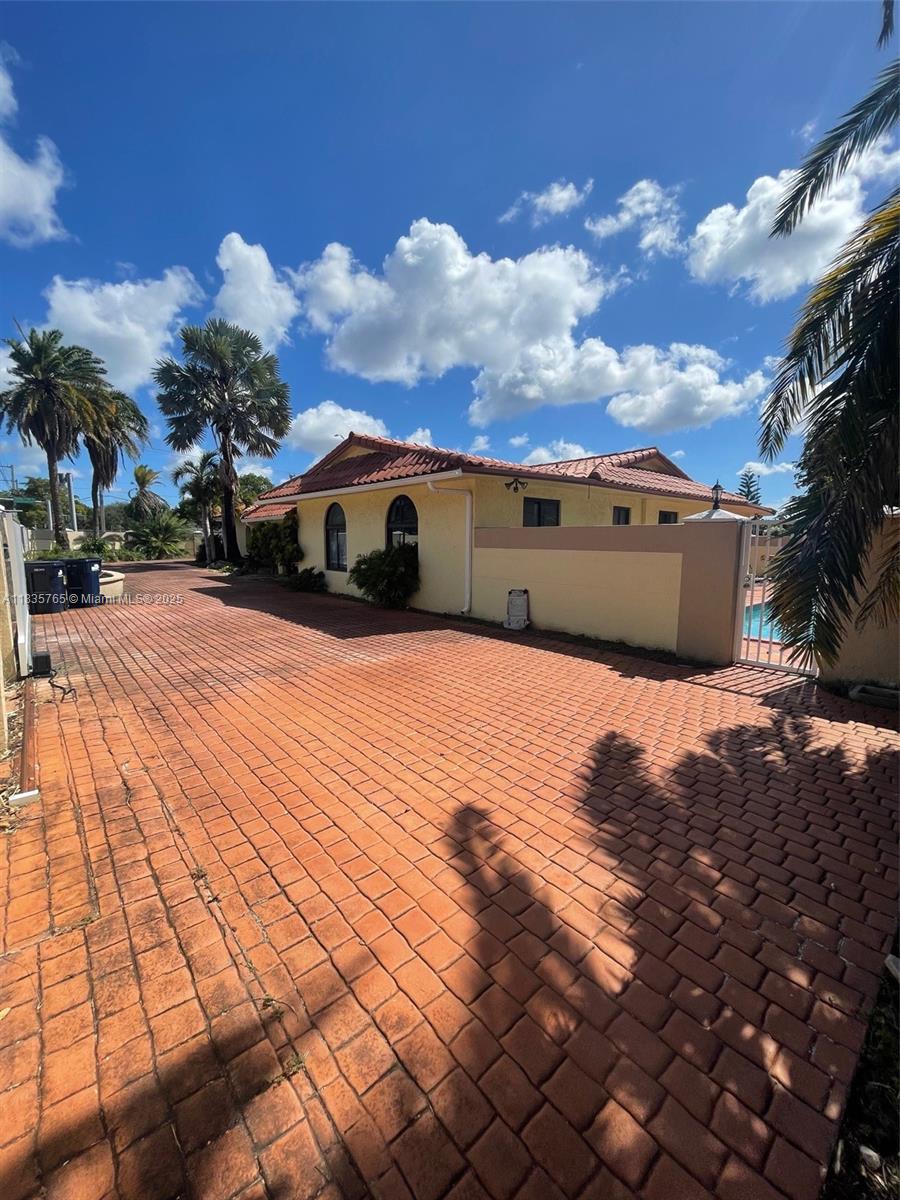 5550 SW 87th Ave