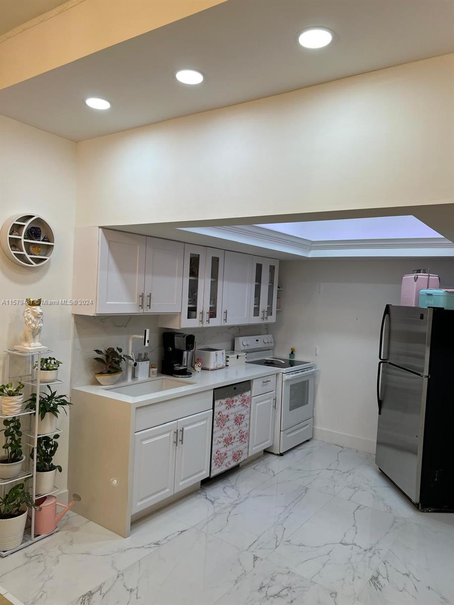 BUCKLEY TOWERS CONDO - WE - Residential Lease