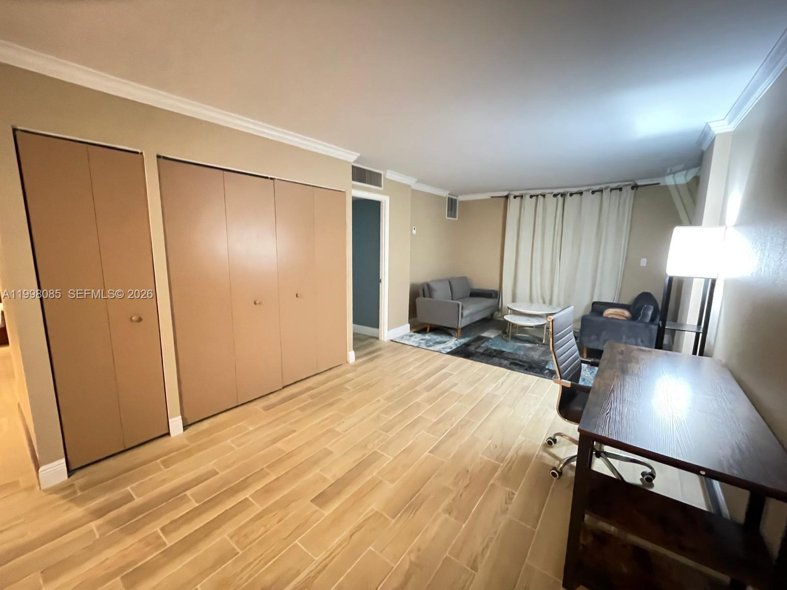 1750 JAMES APARTMENTS CON - Residential Lease