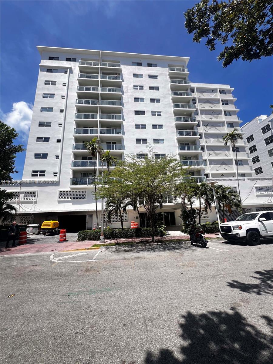1750 JAMES APARTMENTS CON - Residential Lease