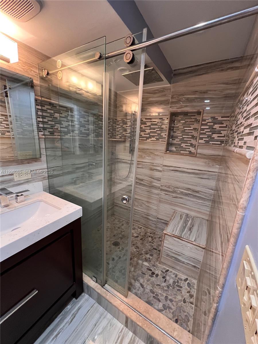 1750 JAMES APARTMENTS CON - Residential Lease