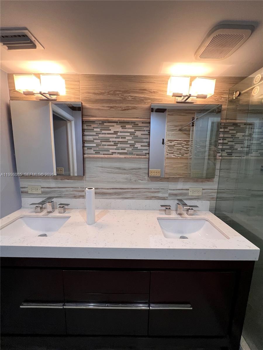 1750 JAMES APARTMENTS CON - Residential Lease