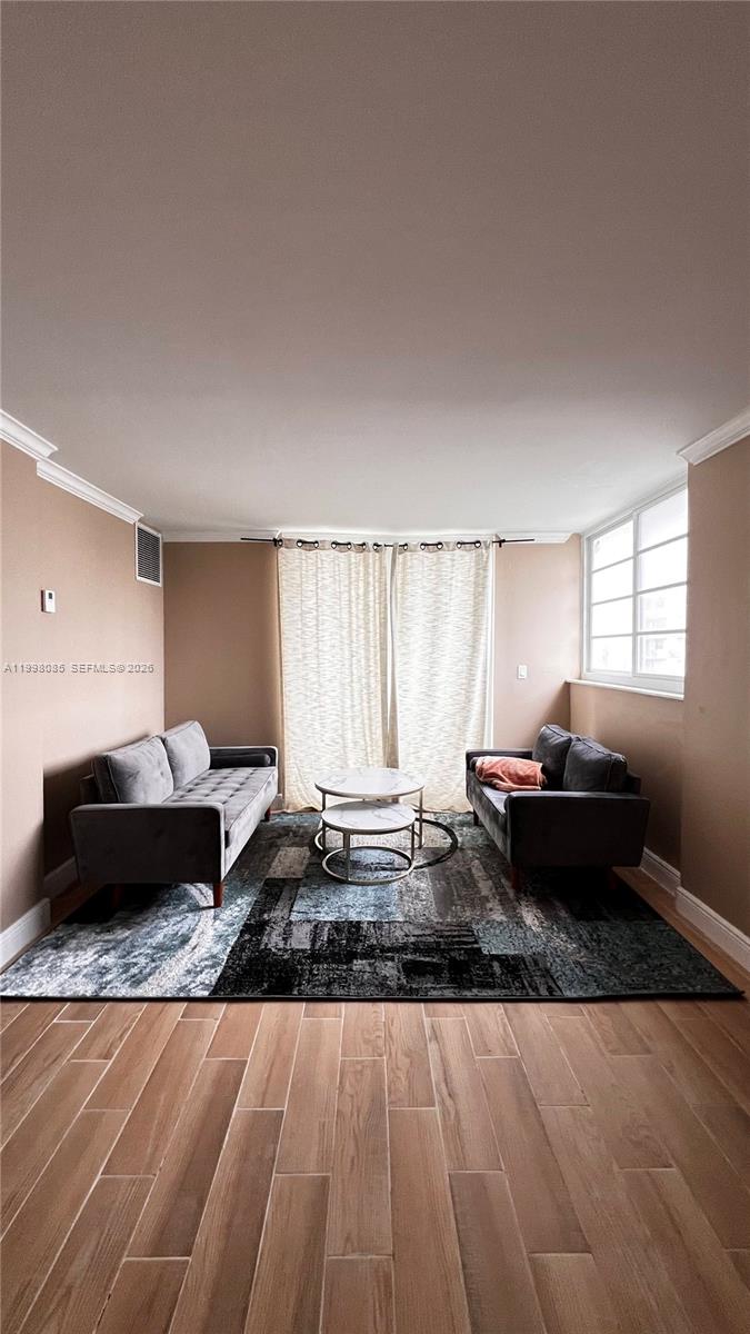 1750 JAMES APARTMENTS CON - Residential Lease