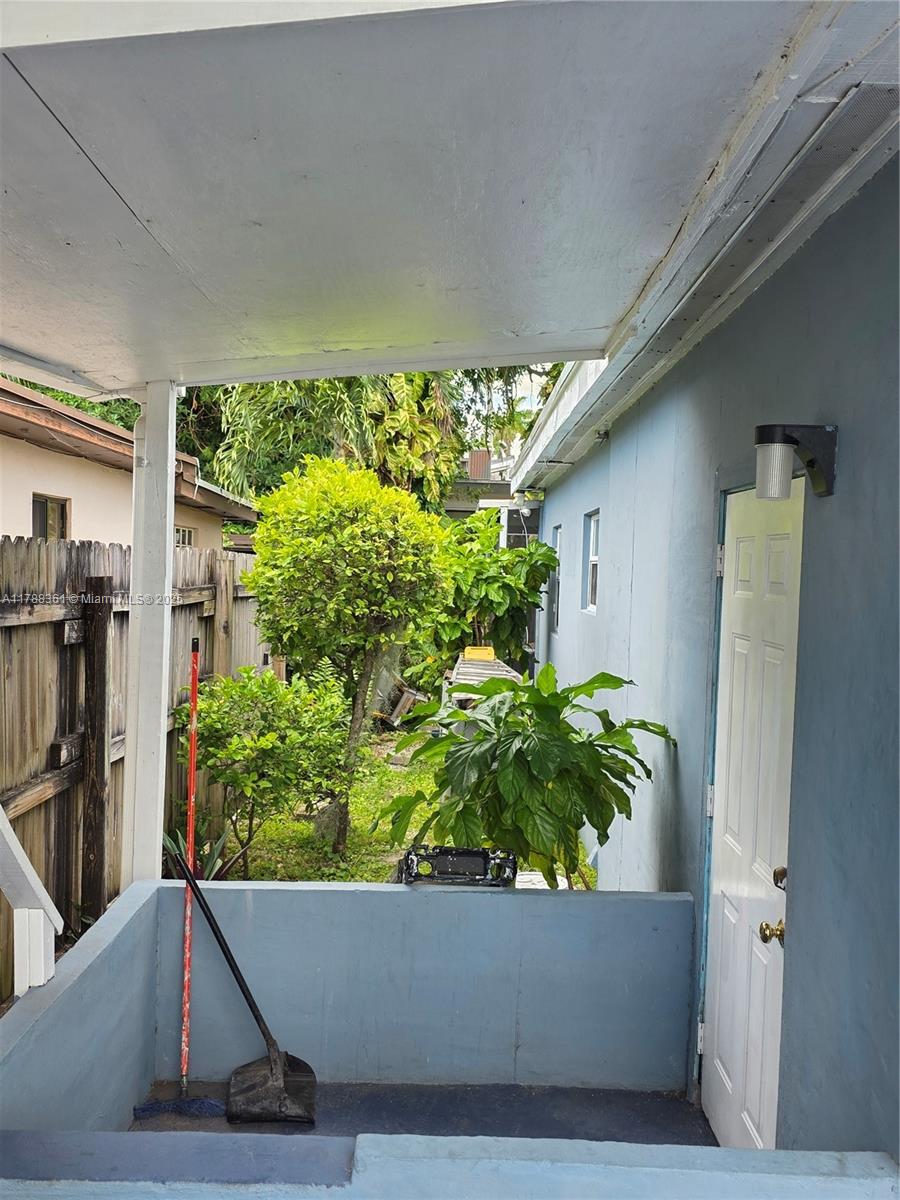 BISCAYNE SHORES UNIT 4 - Residential