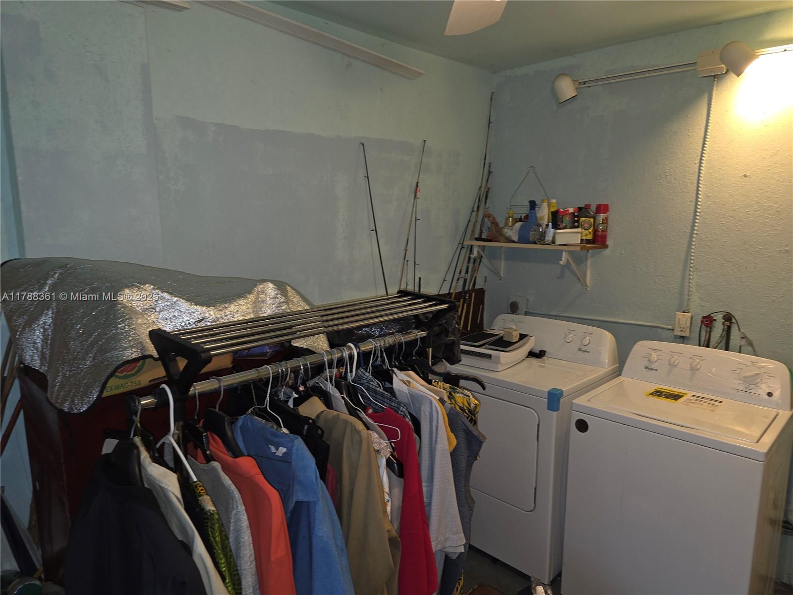 BISCAYNE SHORES UNIT 4 - Residential