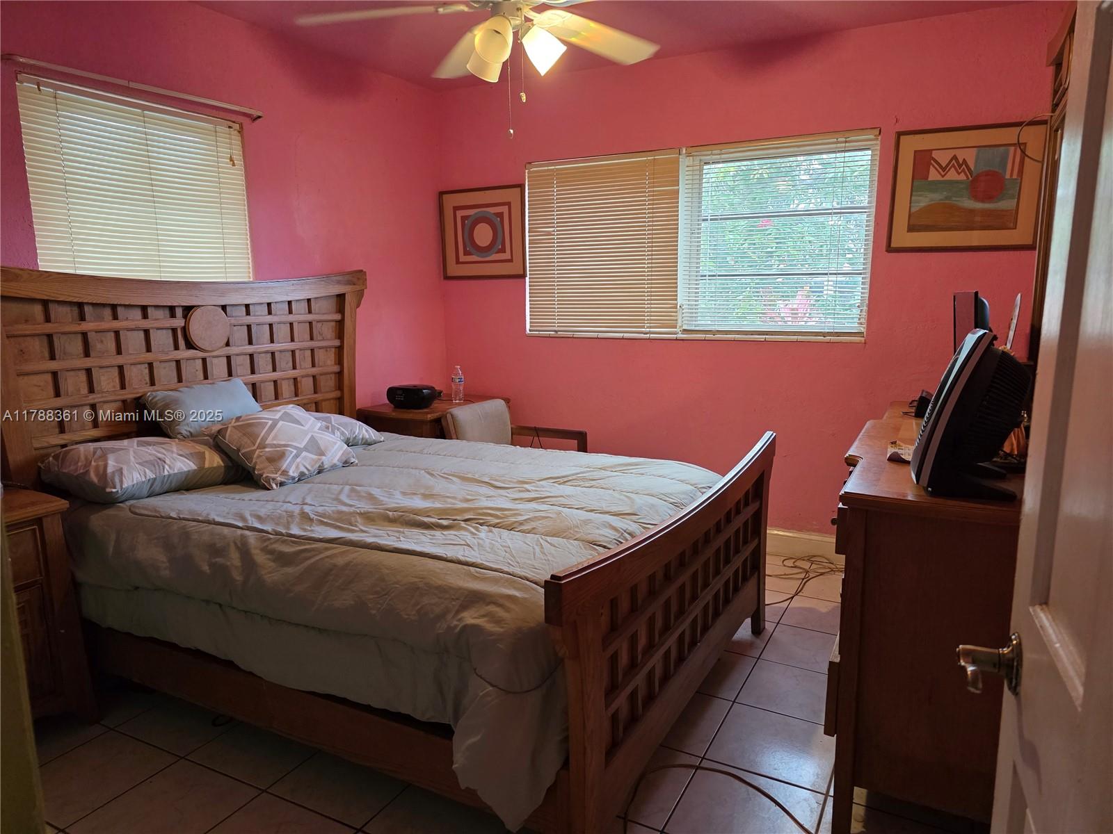BISCAYNE SHORES UNIT 4 - Residential
