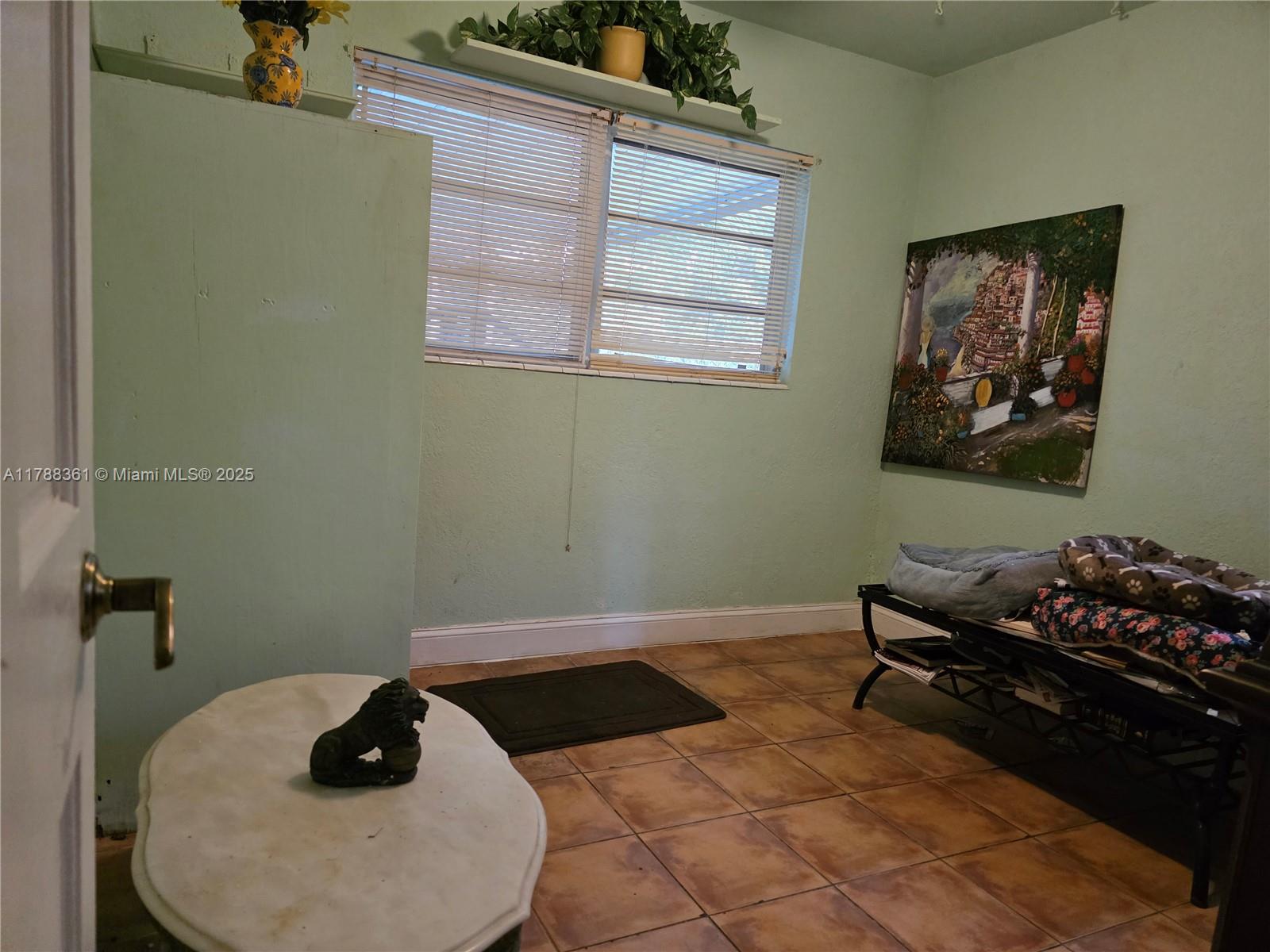 BISCAYNE SHORES UNIT 4 - Residential